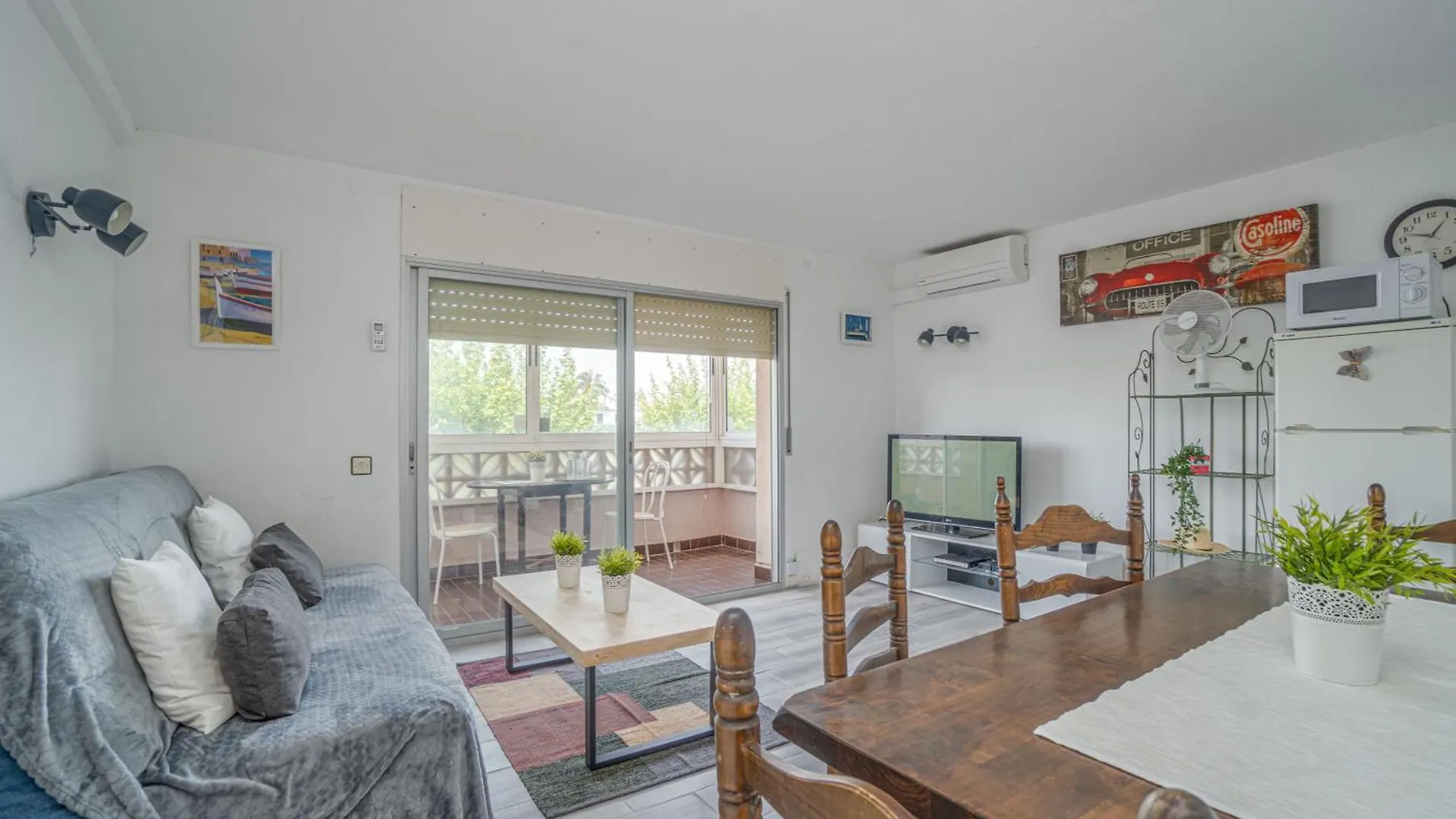 Goldhome - Apartamento Muy Bien Situado En La Avenida Principal Y Muy Cerca De La Playa Empuriabrava