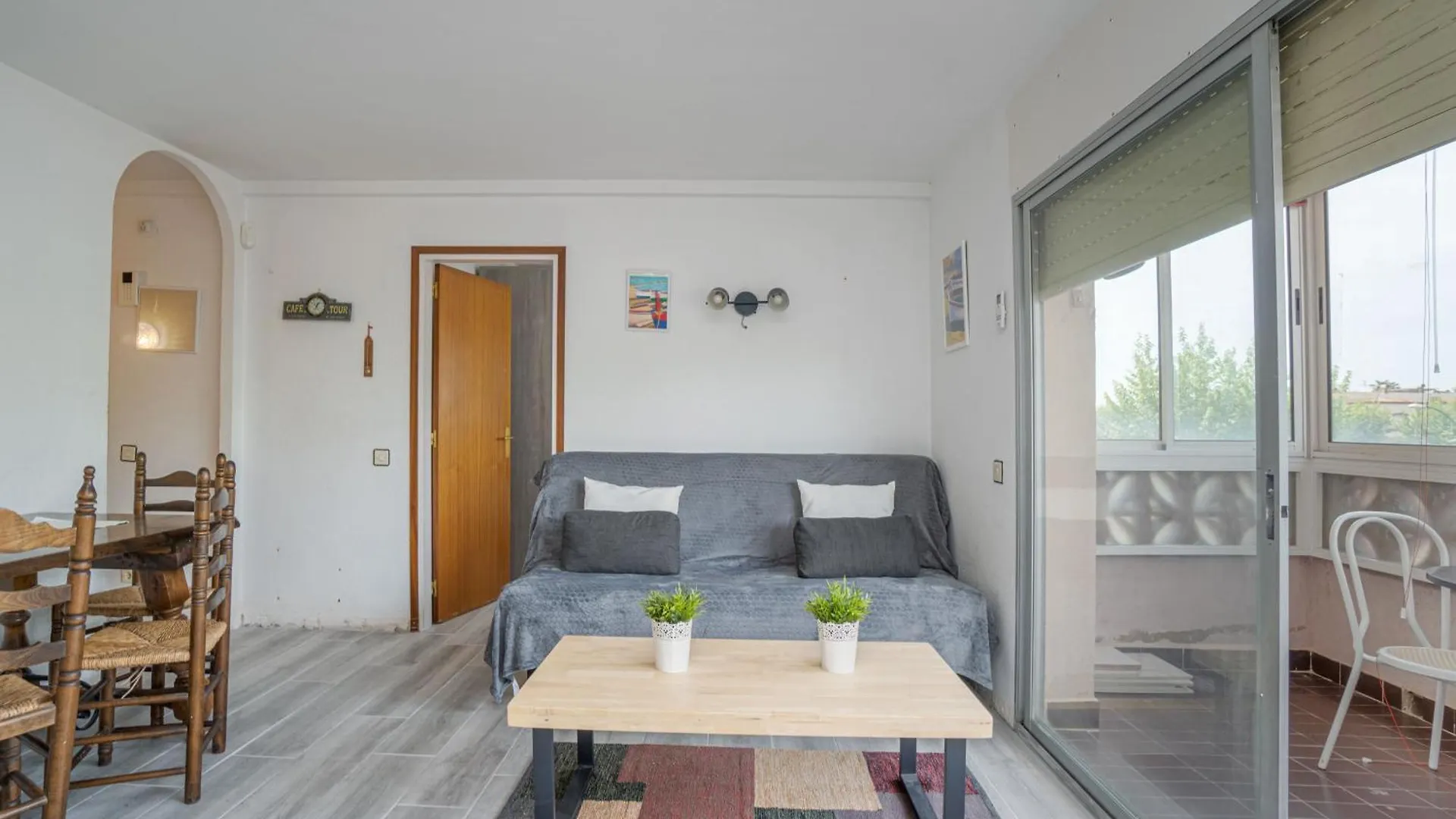 Apartment Goldhome - Apartamento Muy Bien Situado En La Avenida Principal Y Muy Cerca De La Playa Empuriabrava